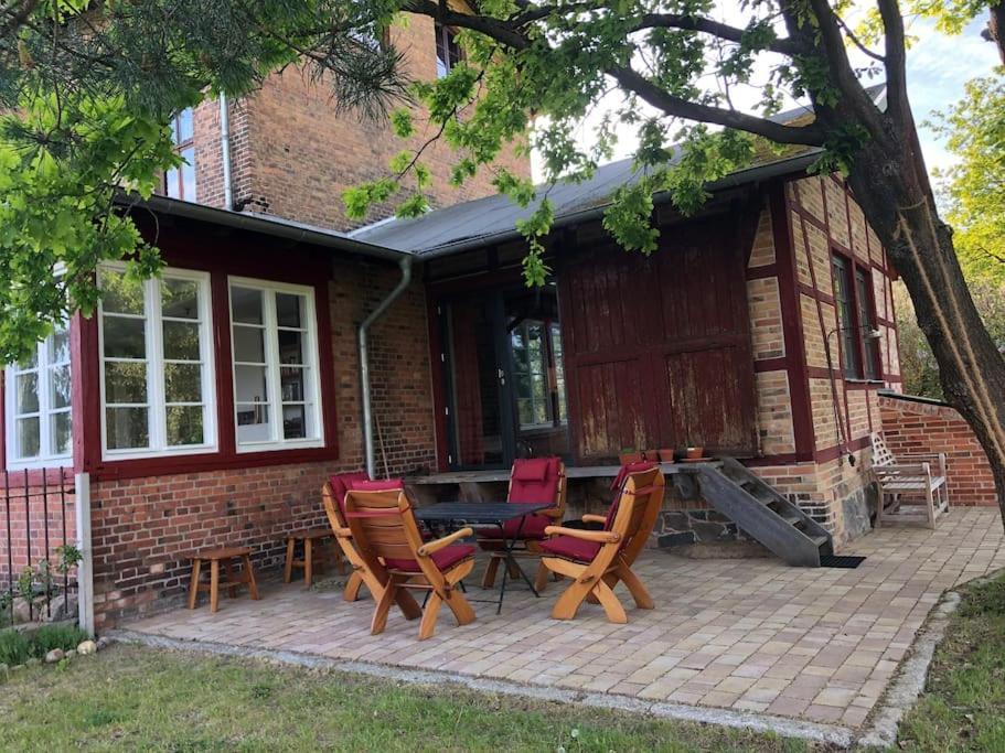 Romantisches Studio Am Waldesrand Mit Gartensauna Schwarz Esterno foto
