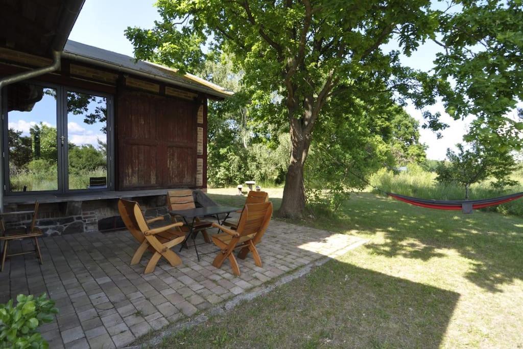 Romantisches Studio Am Waldesrand Mit Gartensauna Schwarz Esterno foto