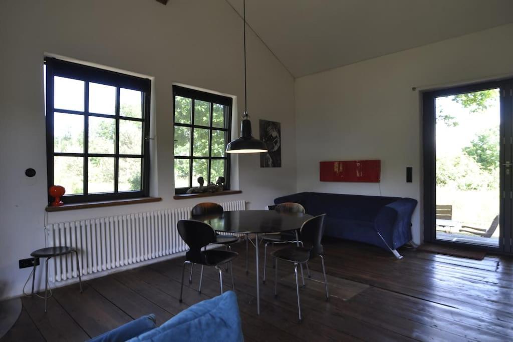 Romantisches Studio Am Waldesrand Mit Gartensauna Schwarz Esterno foto
