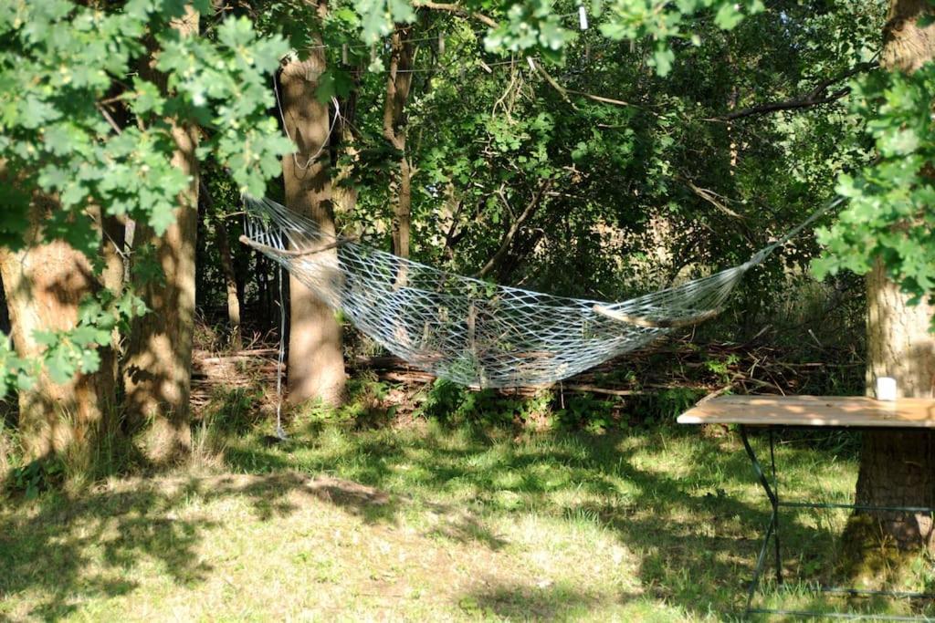 Romantisches Studio Am Waldesrand Mit Gartensauna Schwarz Esterno foto