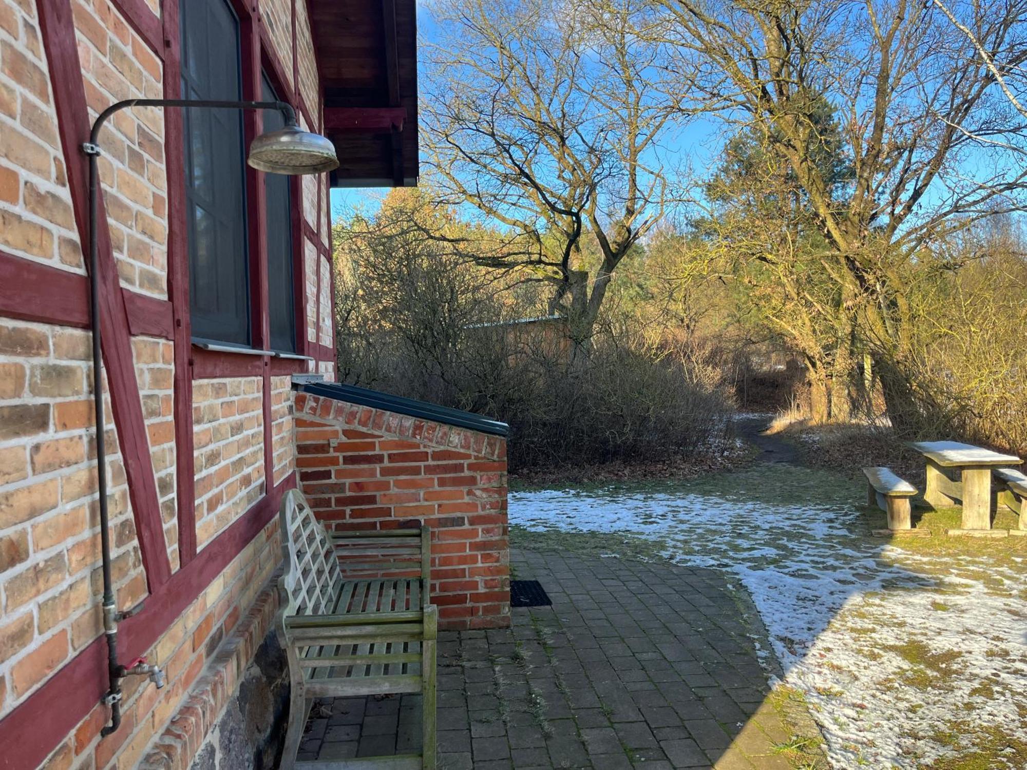 Romantisches Studio Am Waldesrand Mit Gartensauna Schwarz Esterno foto